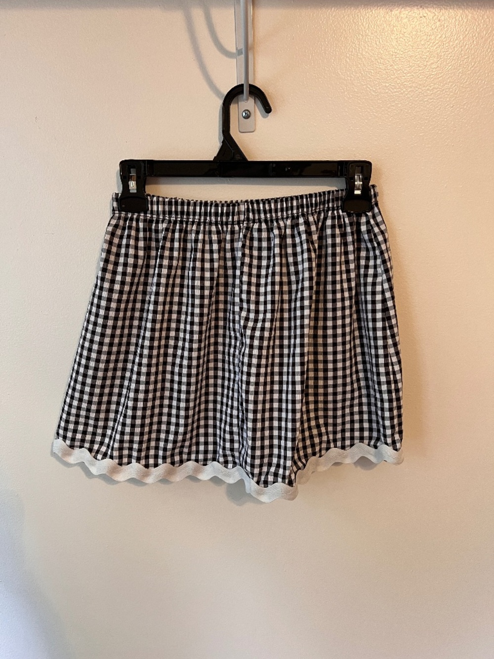 Black and White Gingham Scalloped Mini Skirt | Size L